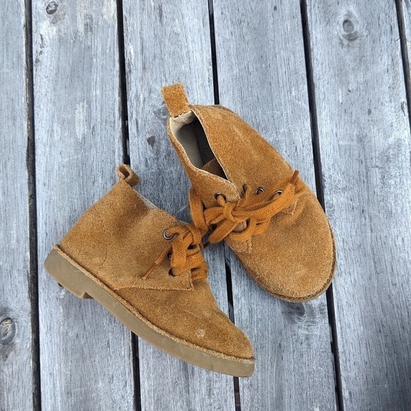 Baby Gap suede lace up booties size 7 - Picture 1 of 6